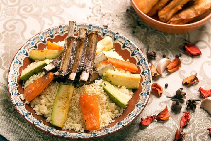 Des plats de couscous faits à partir des légumes frais de notre culture